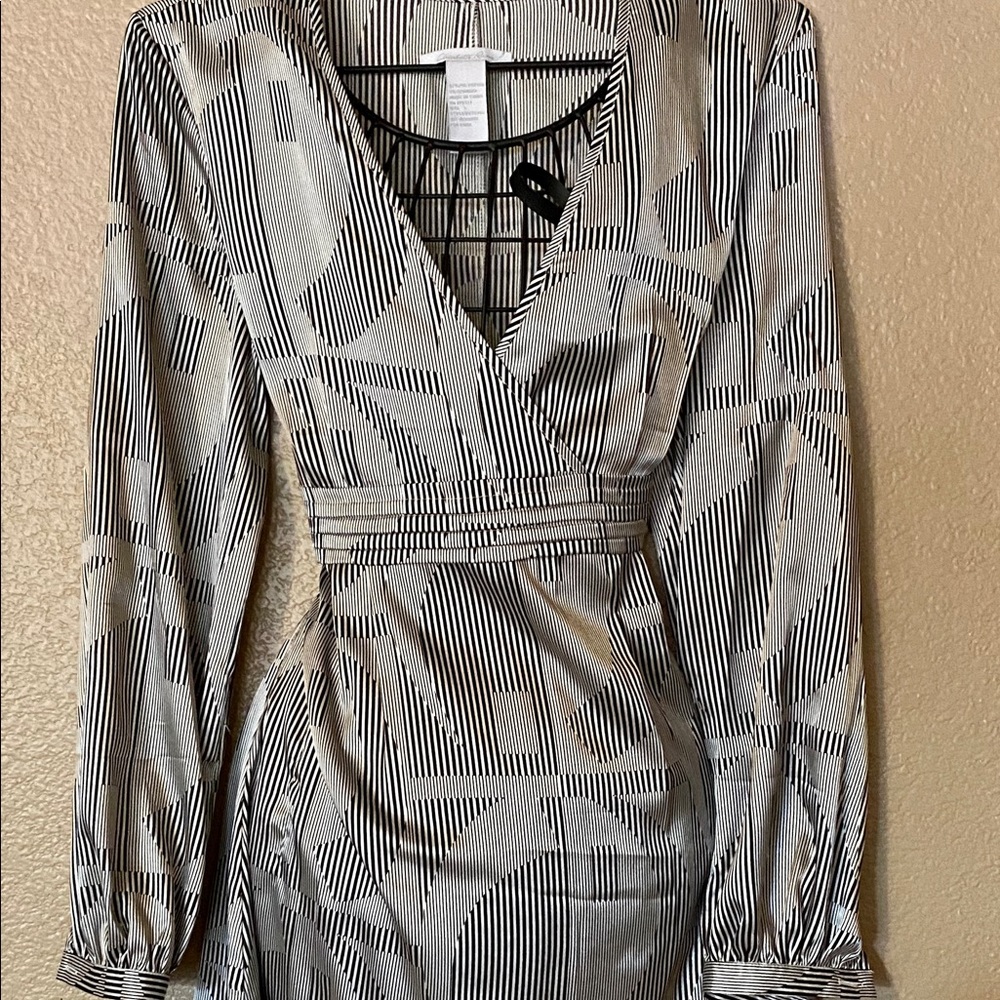 Dress - Picture 3 of 5